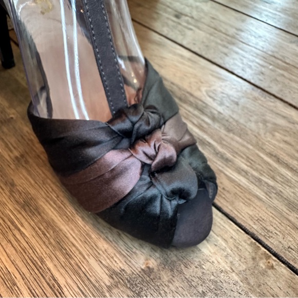 Unisa T-Strap Satin Knot High Heel Stiletto Chocolate / Wine / Gray / Size 7.5M - Picture 8 of 14